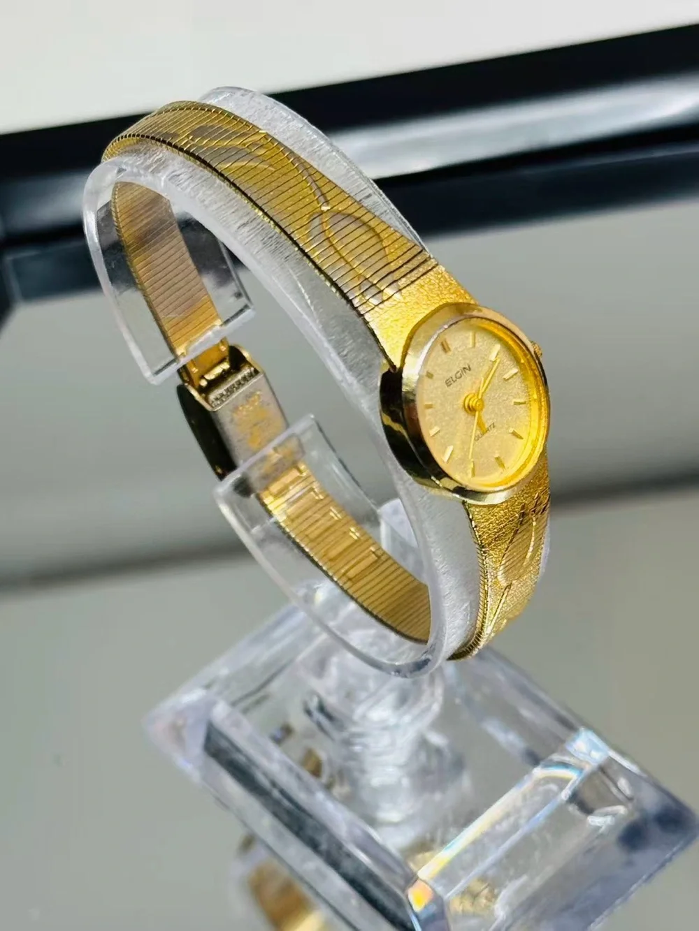 Vintage Elgin Women’s Quartz Watch Gold Tone Bracelet 16mm New Battery Runs